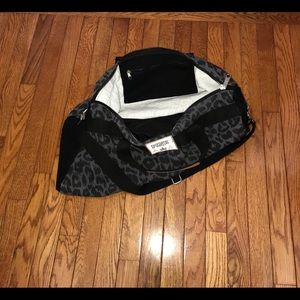 PINK Victoria's Secret Bags - Victoria’s Secret PINK Duffle PINK Victoria's Secret Bags - Victoria’s Secret PINK Duffle